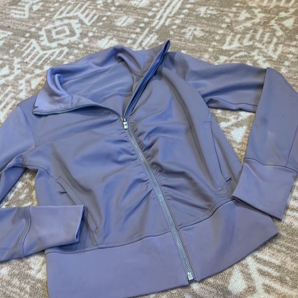 Lululemon gather up jacket dusty dawn size 6. - Picture 4 of 8